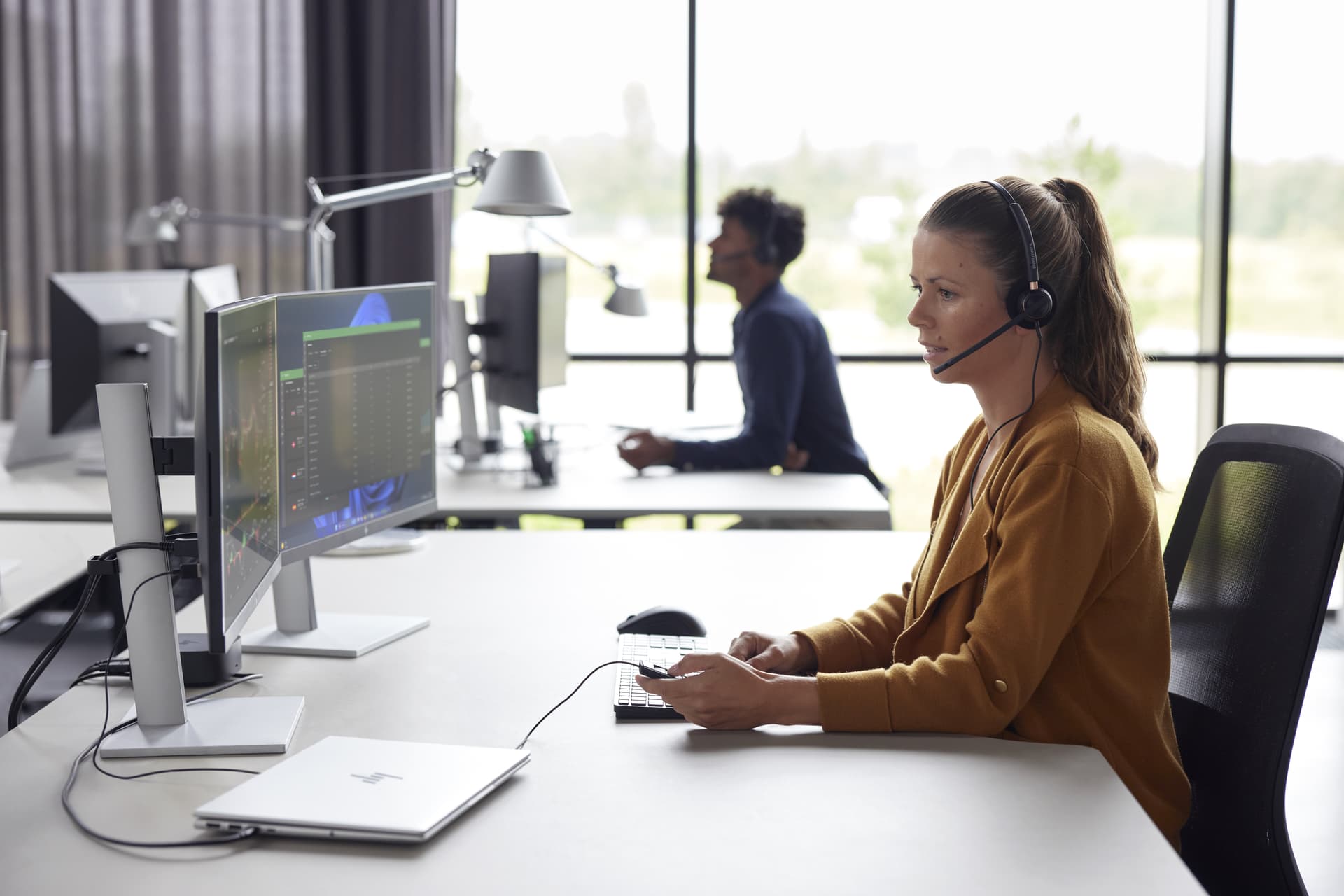 HP Poly Auscultadores estéreo Poly EncorePro 525 com USB-A certificados para Microsoft Teams — miniatura 1