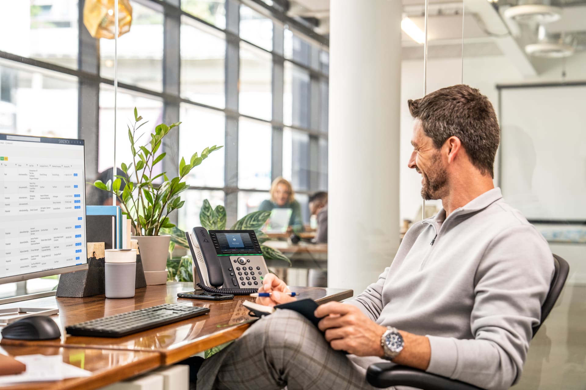 HP Poly Telefone IP Poly Edge E550 com PoE — miniatura 5