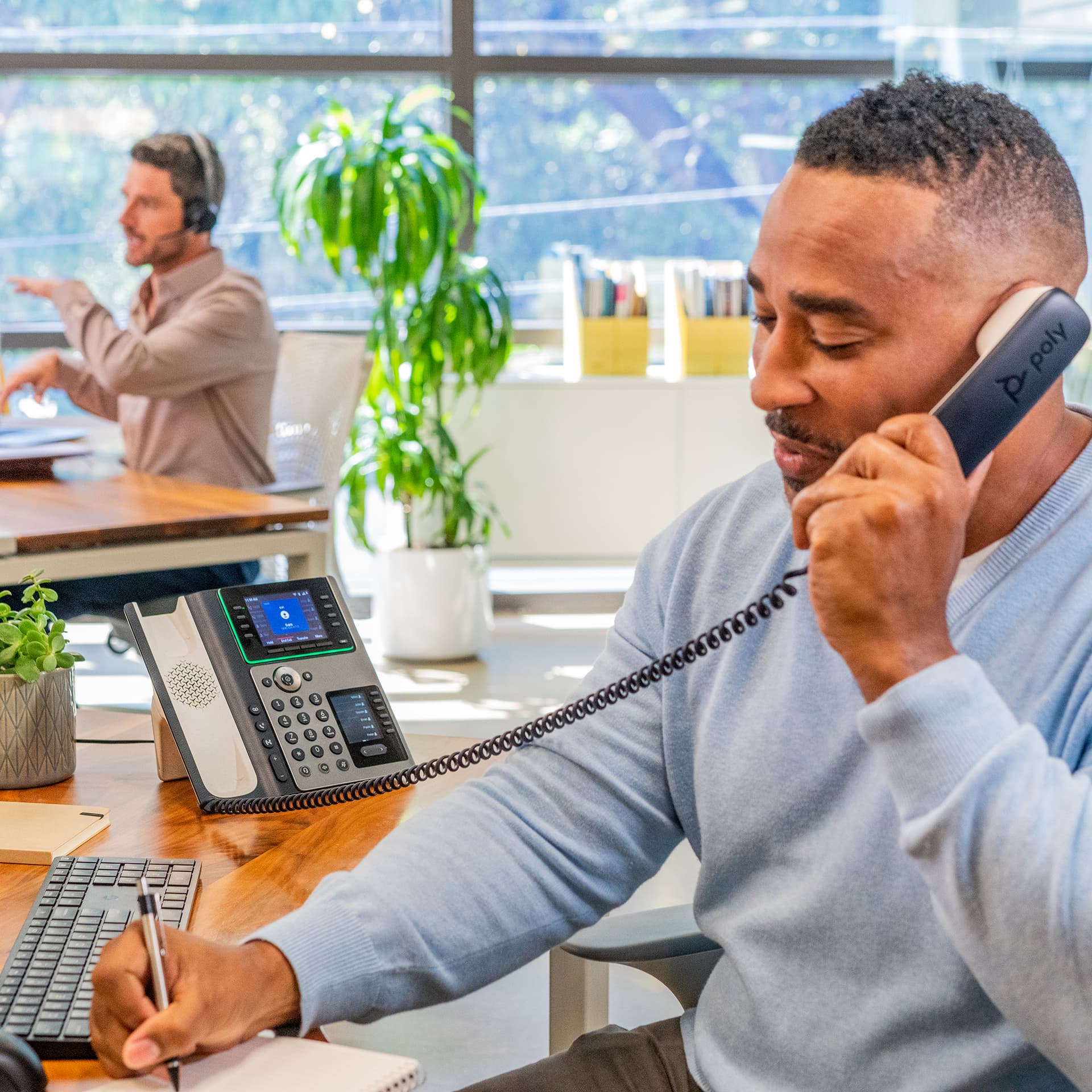 HP Poly Telefone IP Poly Edge E450 com PoE — miniatura 2
