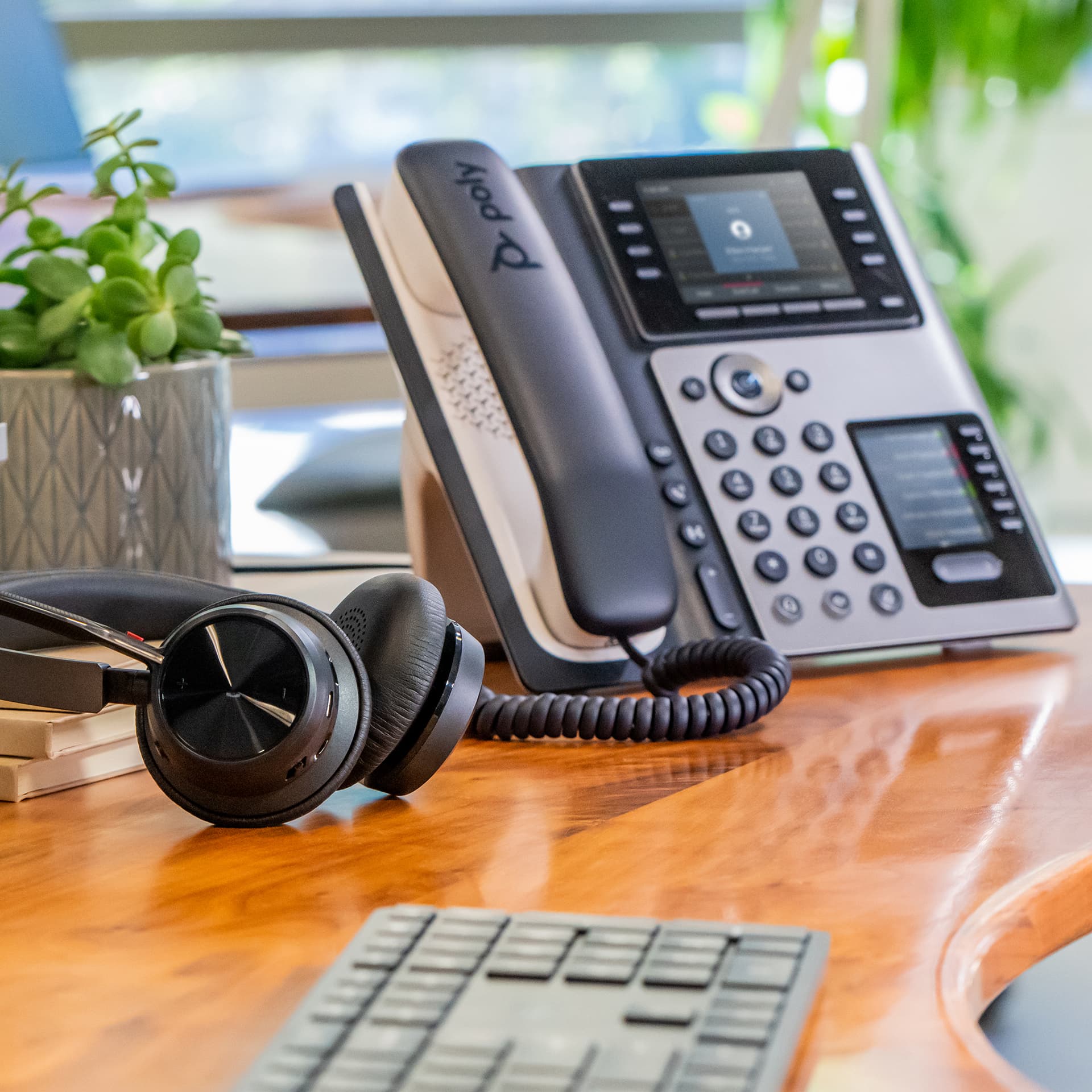 HP Poly Telefone IP Poly Edge E450 com PoE — miniatura 3