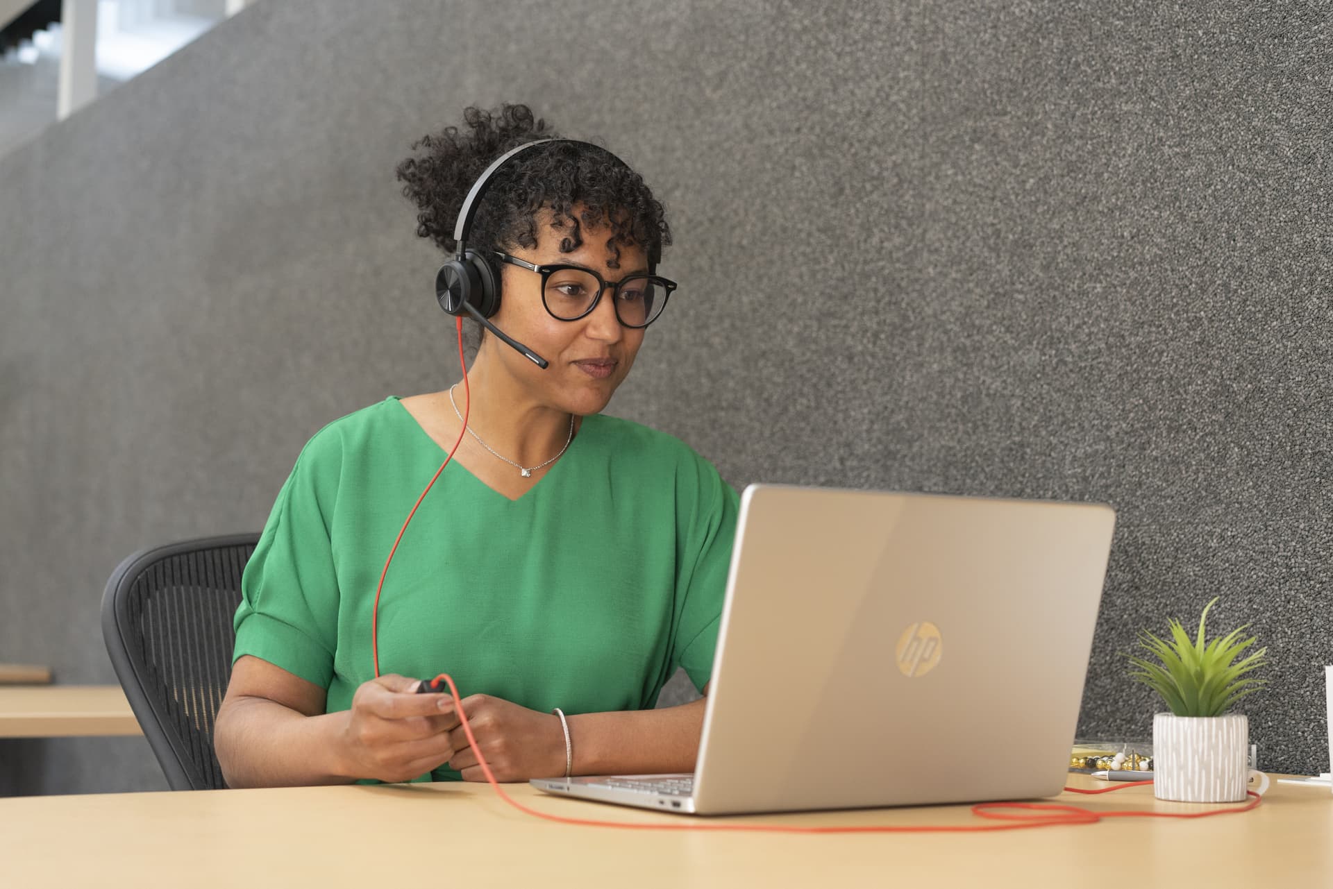 HP Poly Headset Estéreo Poly Blackwire 8225 com USB-C + Adaptador USB-C/A — miniatura 5