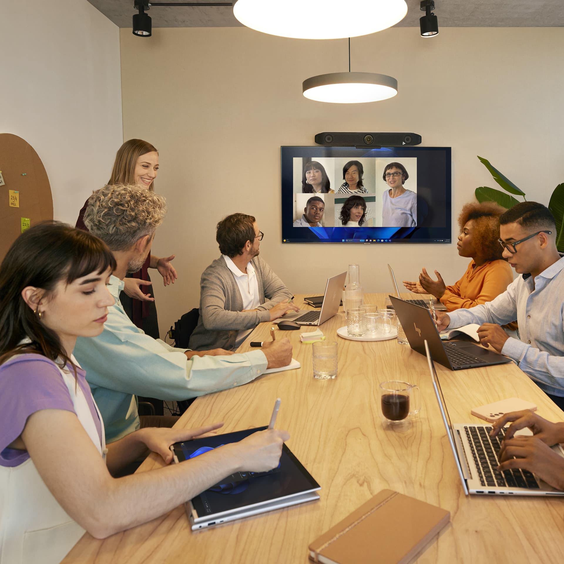 HP Poly Studio V52 USB Video Bar No Power Cord TAA — miniatura 3