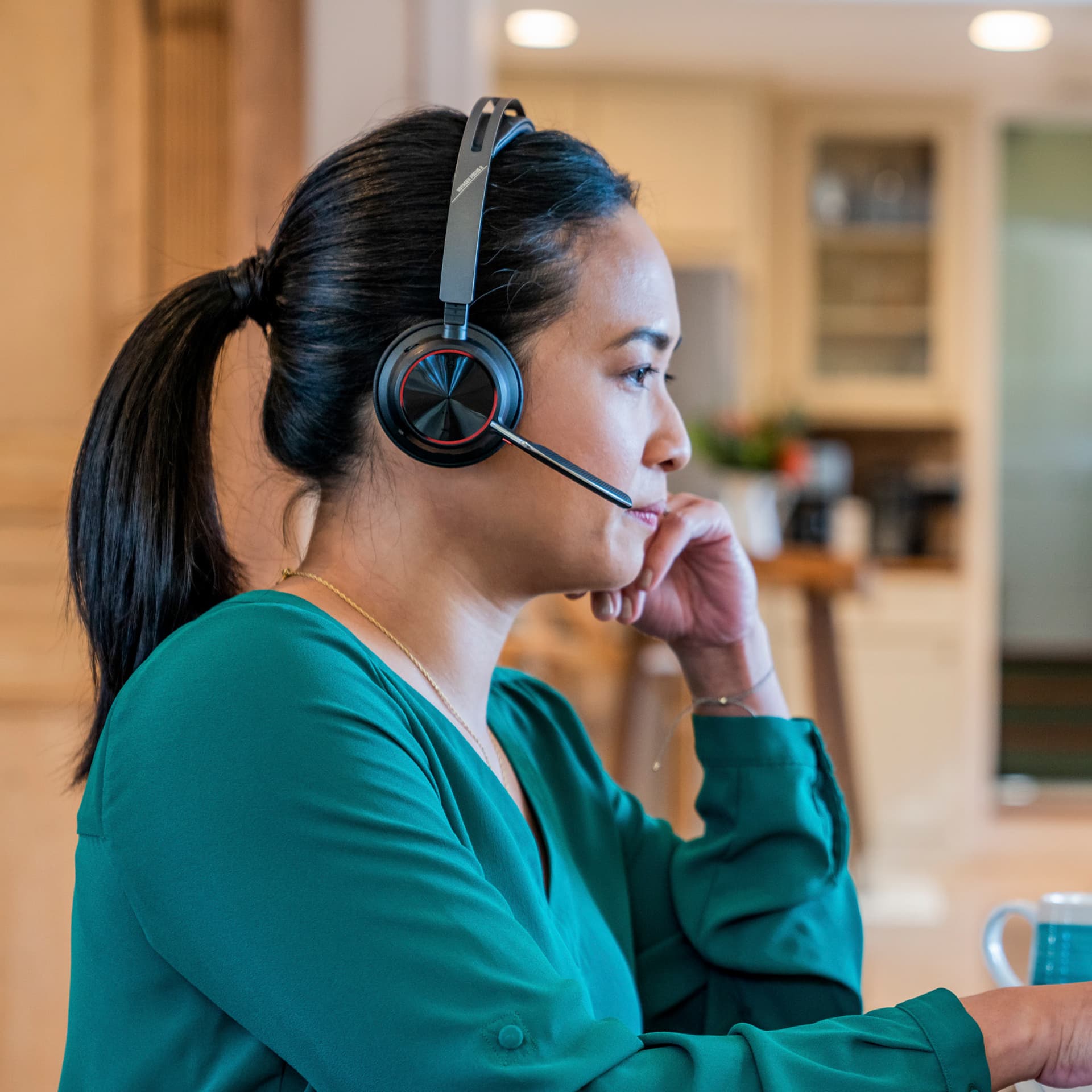 HP Poly Voyager Focus 2 Microsoft Teams Certified USB-C-C Headset +USB-C/A Adapter — miniatura 4