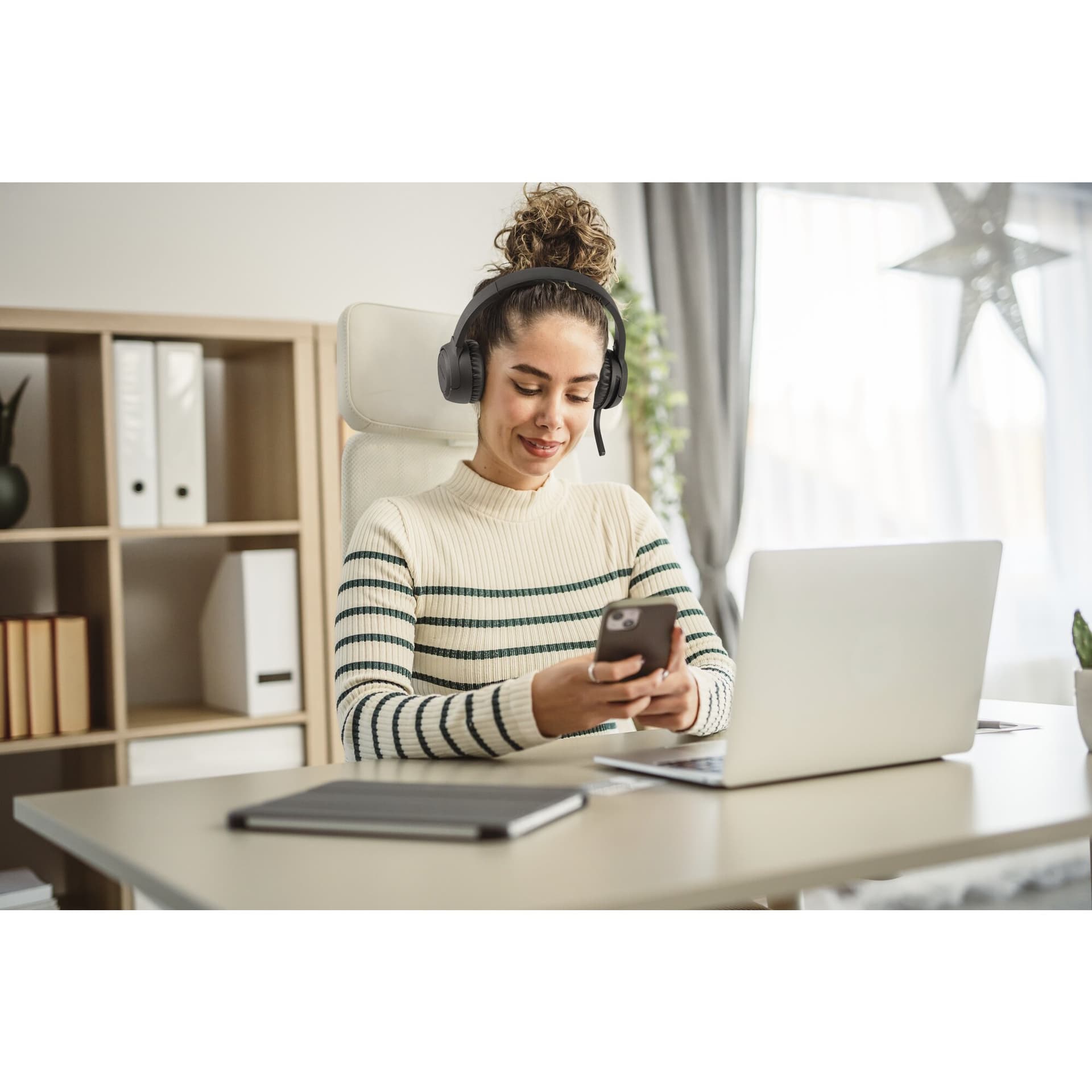 Kensington H1050 EQ Auricular Bluetooth On-Ear com Tecnologia de Cancelamento de Ruído Ambiental — miniatura 4
