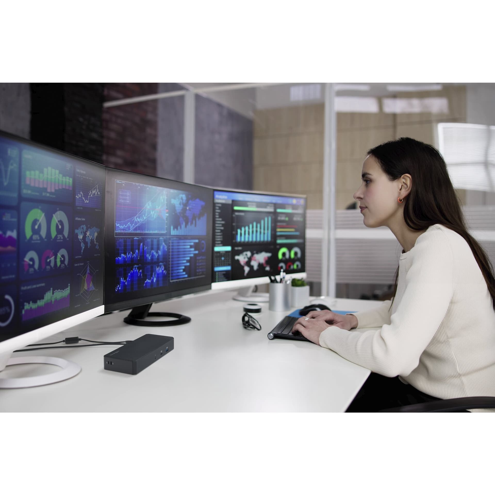 Kensington Estação de Docking Sem Driver SD4843P EQ USB-C 10Gbps Triplo Vídeo — miniatura 3