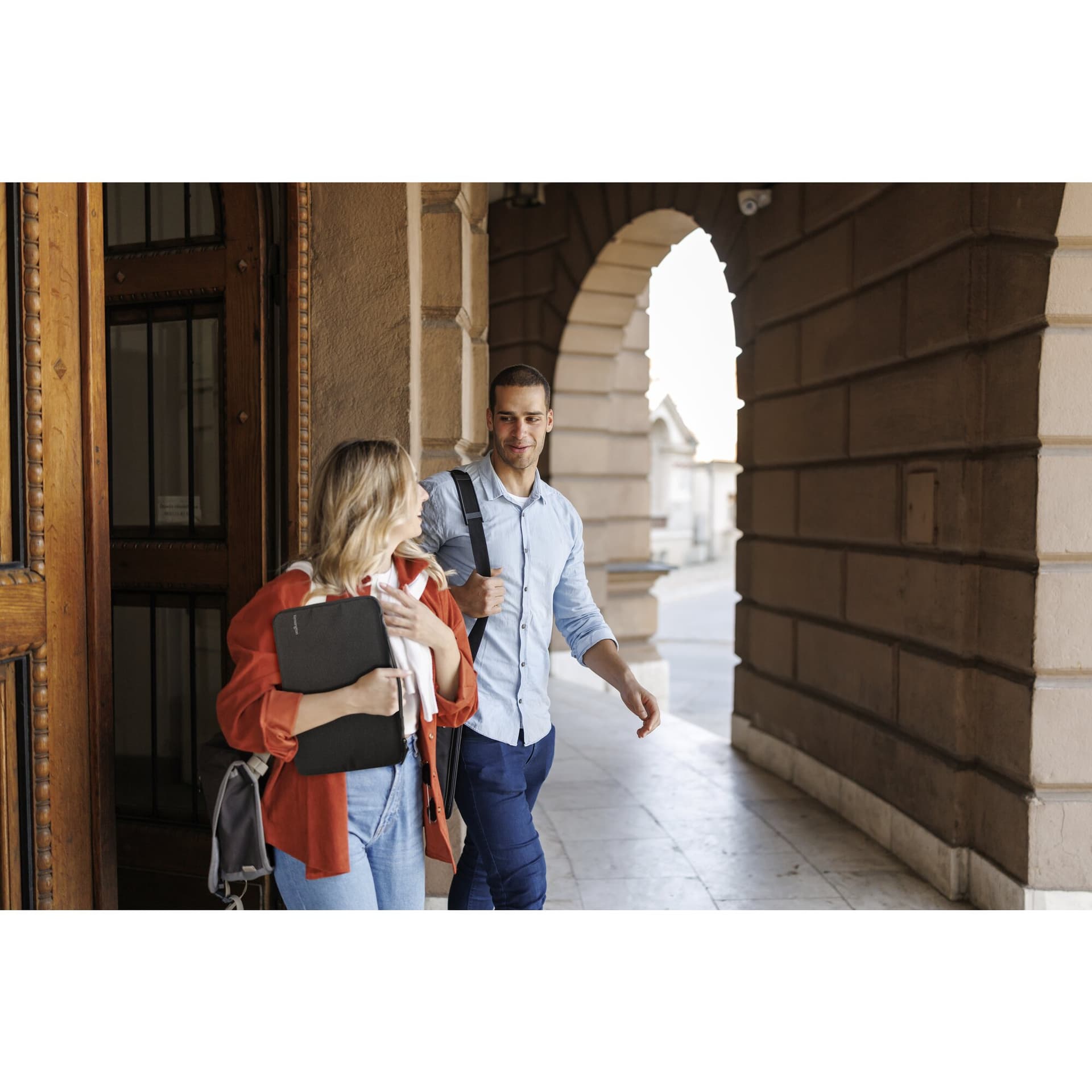 Kensington Sleeve para Portátil EQ Classic 14" com Pega — miniatura 2
