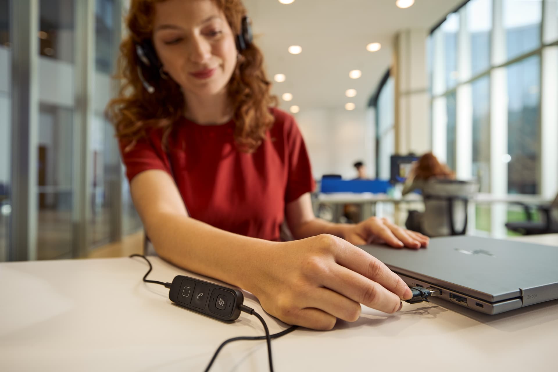 HP Poly Headset estéreo USB com fios Mission 625 (a granel) — miniatura 10