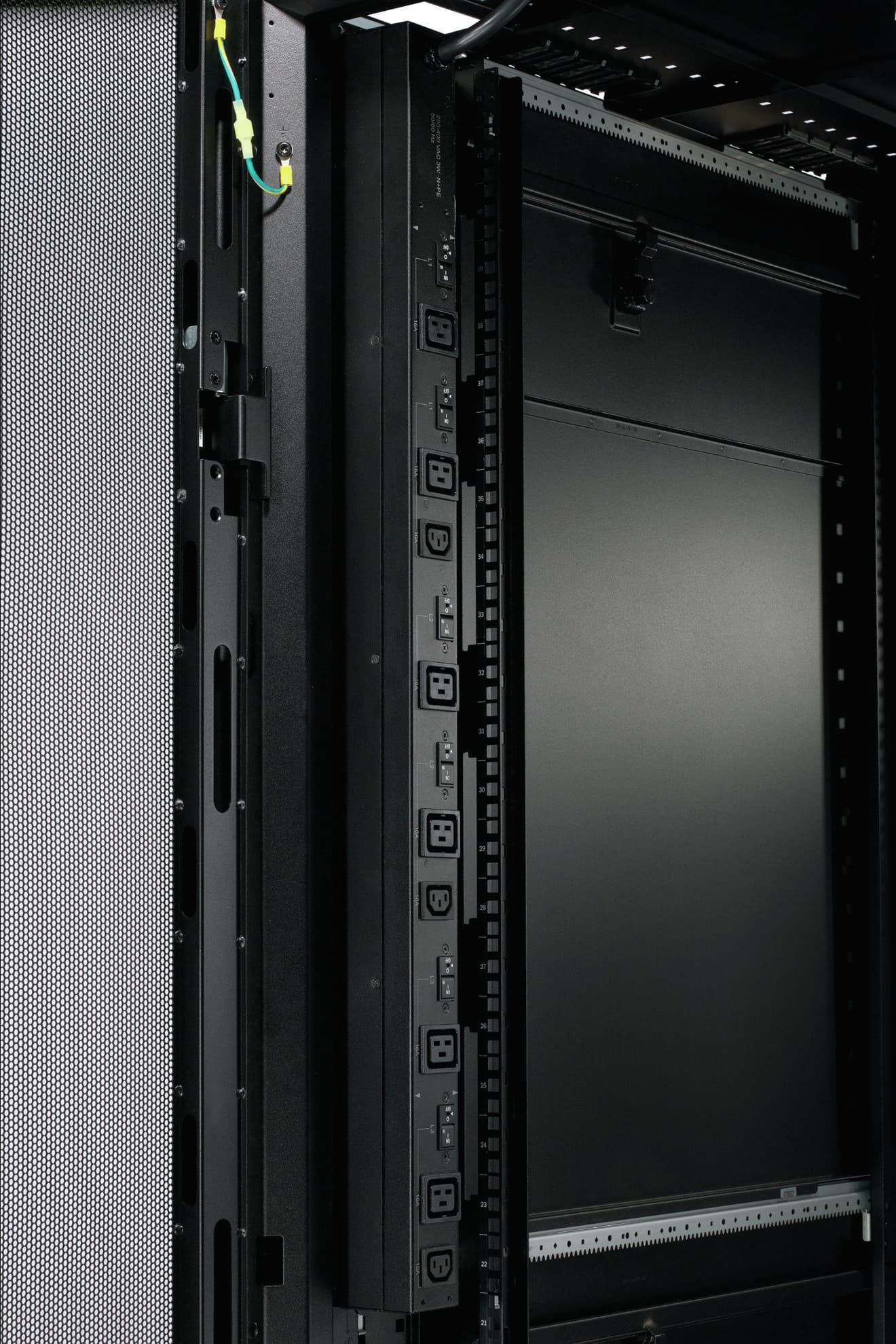 APC Rack PDU Basic Zero U — miniatura 9