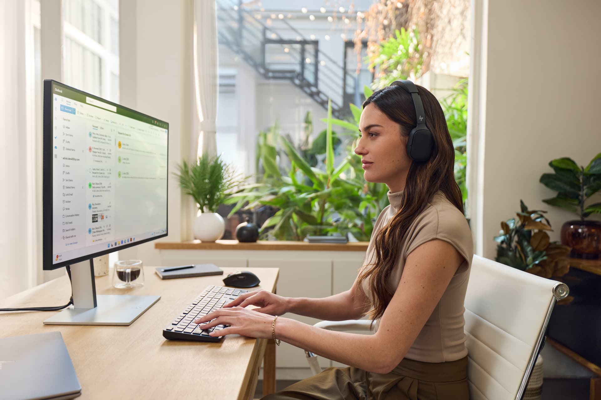 HP Poly Focus 625 Headset + Wireless Charge Stand — miniatura 6
