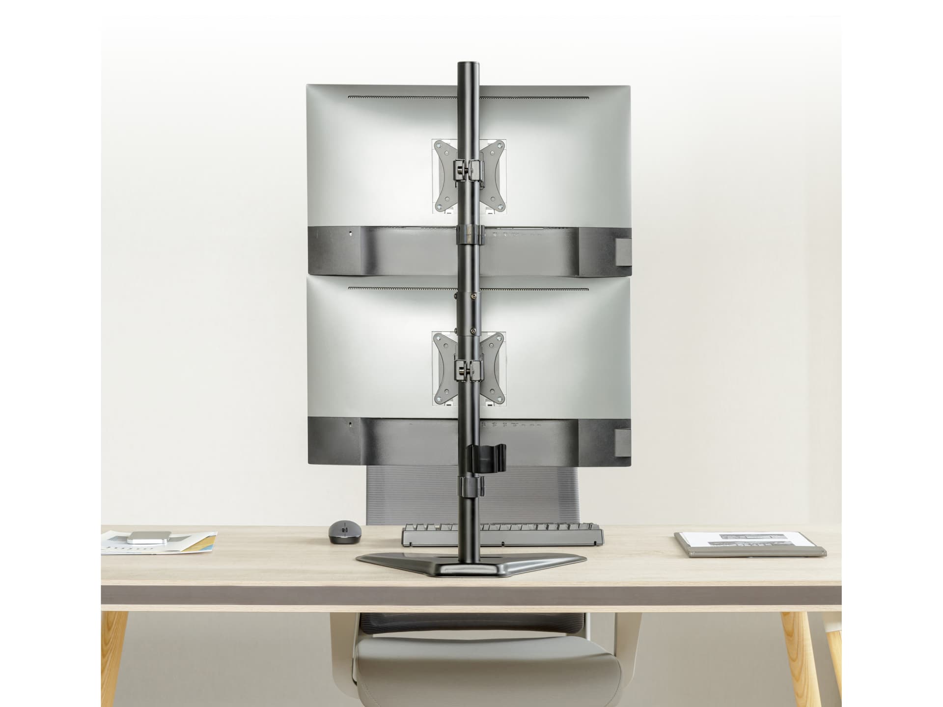 Equip Suporte de mesa vertical duplo para monitor de 17"-32” — miniatura 7