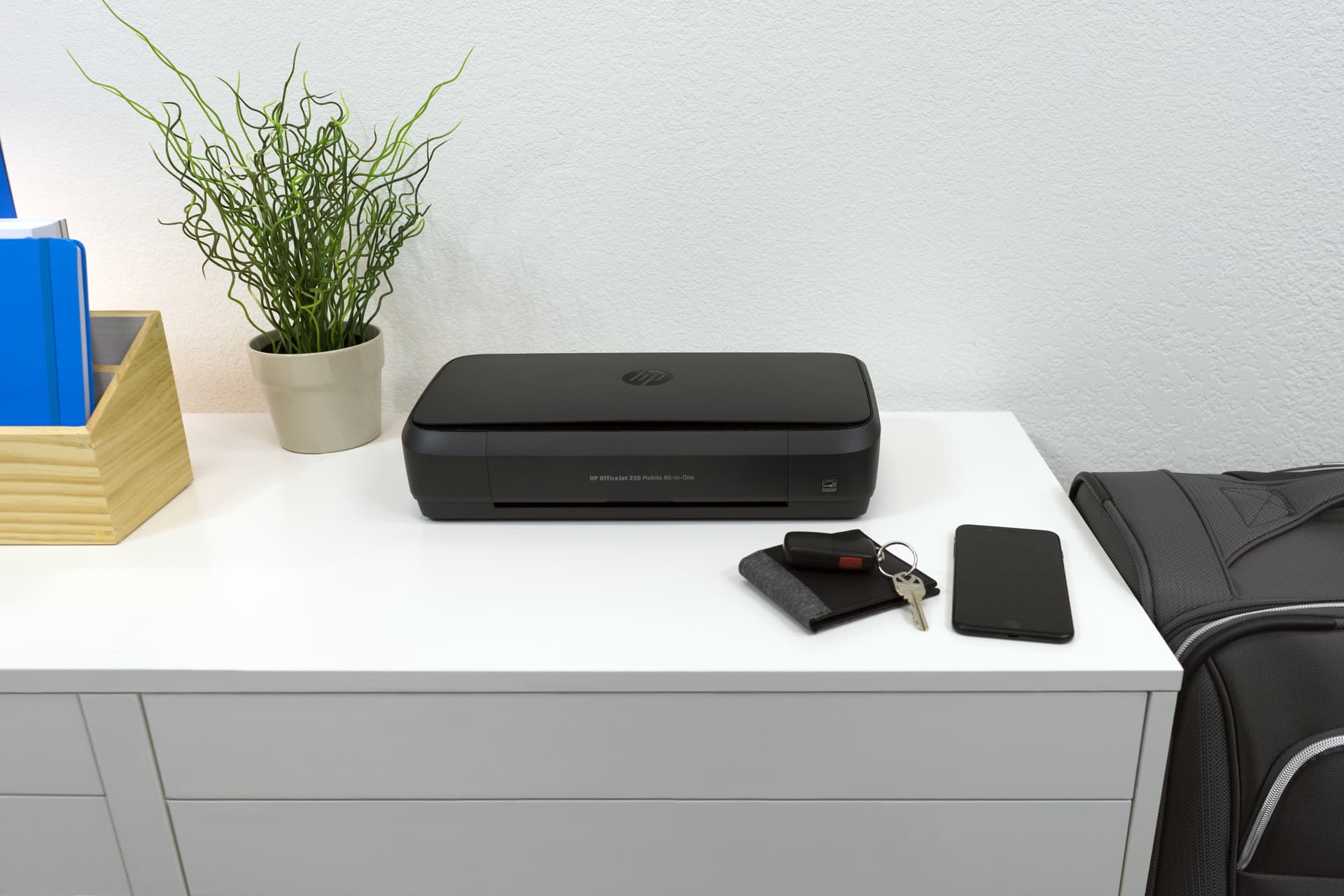 HP OfficeJet Mobile 250 Sem fios All-in-One Cor Impressora, Copiadora, Scanner — miniatura 4