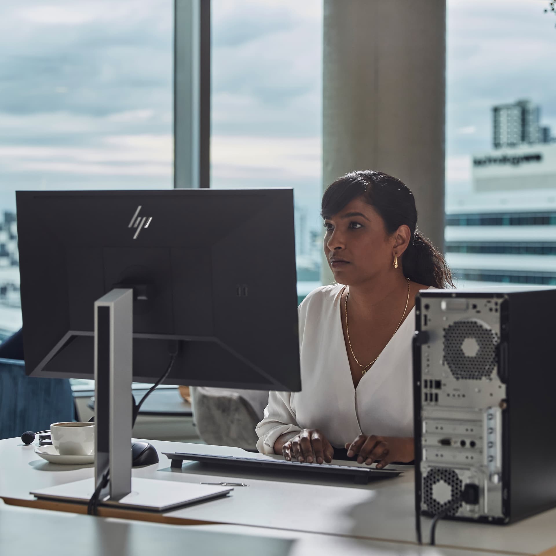 HP Pro Tower 400 G9 PCI Desktop PC — miniatura 3