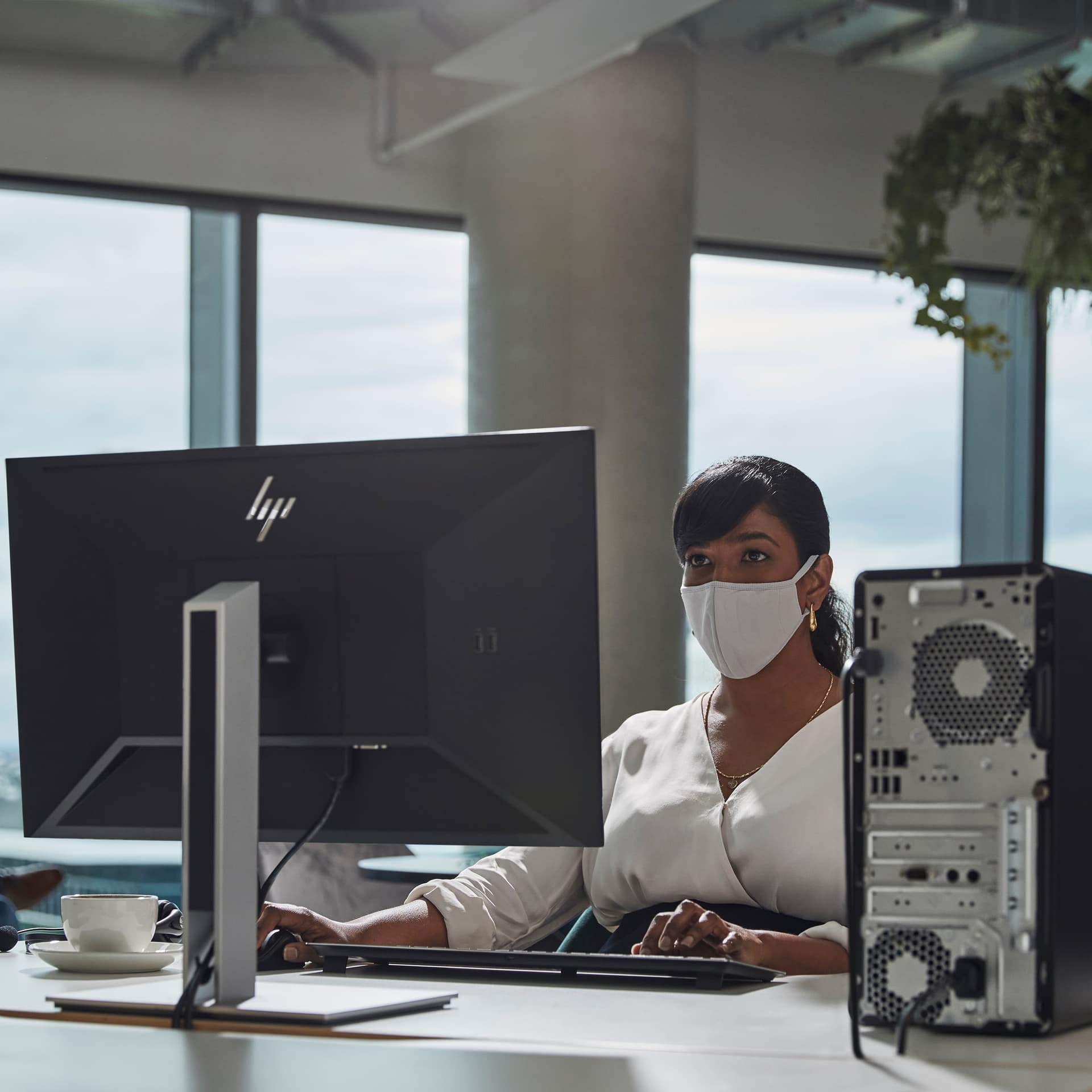 HP Pro Tower 400 G9 PCI Desktop PC — miniatura 6
