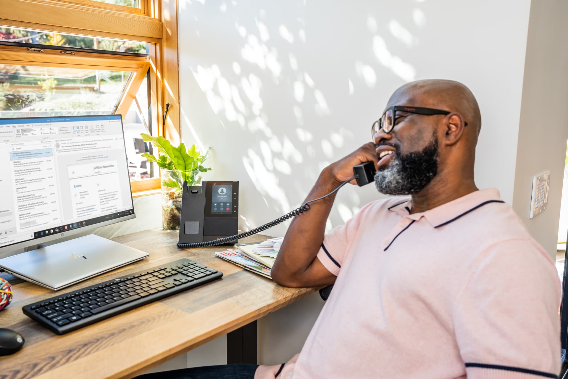 HP Poly Telefone Multimédia Empresarial Poly CCX 505 para Microsoft Teams com PoE — miniatura 2