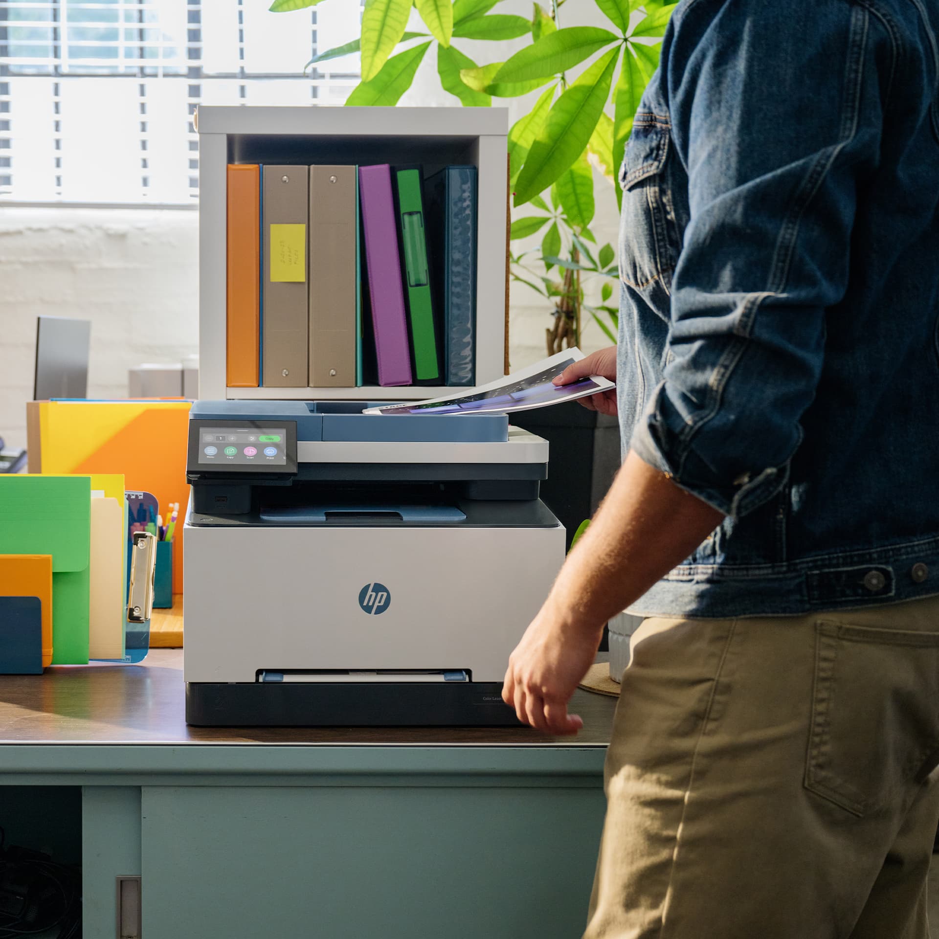 HP LaserJet Pro 3302fdw Sem fios Multifunction Cor Impressora, Copiadora, Scanner; Frente e verso — miniatura 11
