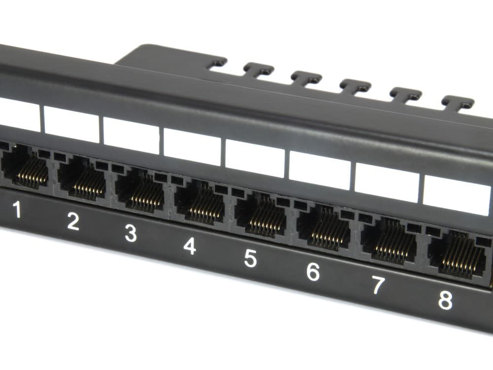 EQUIP PATCH PANEL 19" CAT6 UTP 24PORT 1U PRETO — miniatura 5