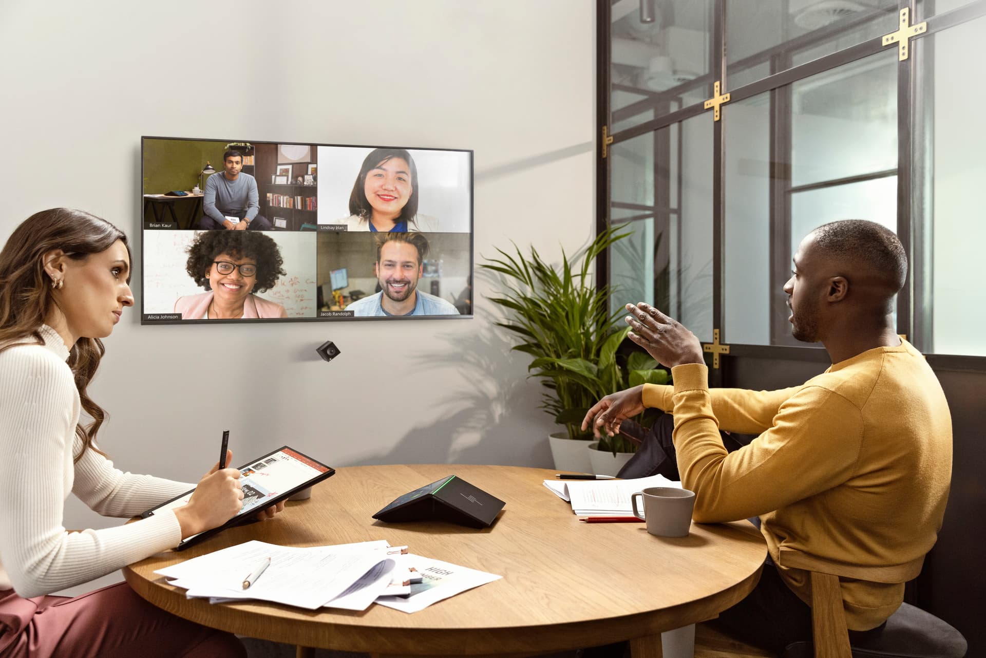 HP Presence Small Space Solution w/Microsoft Teams Rooms — miniatura 11