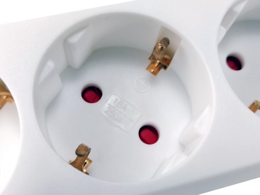 EQUIP LIFE EXTENSAO ELETRICA 3xSCHUKO C/INTERRUPTOR 1.5MT #PROMO# — miniatura 2