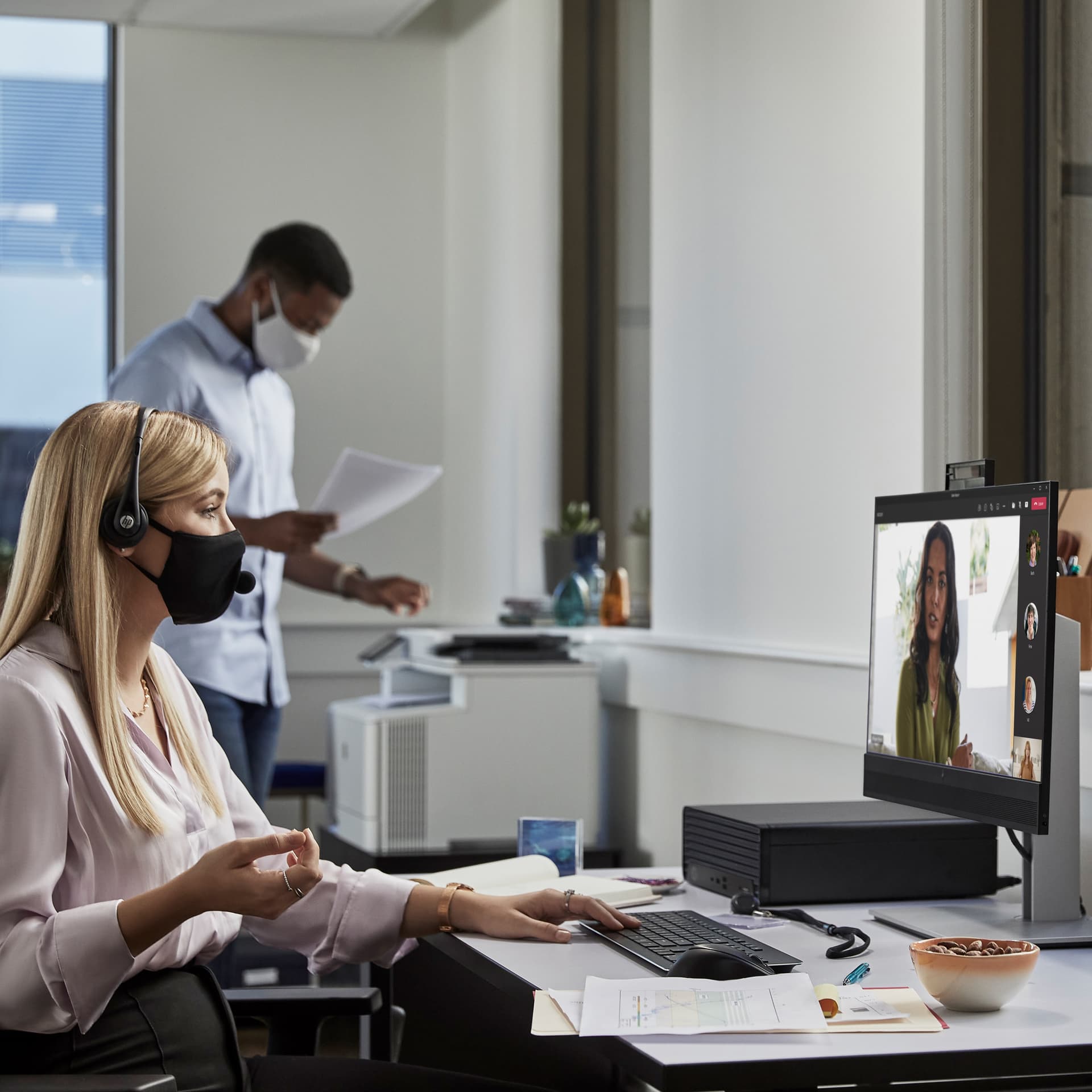 HP Pro Small Form Factor 400 G9 Desktop PC — miniatura 6