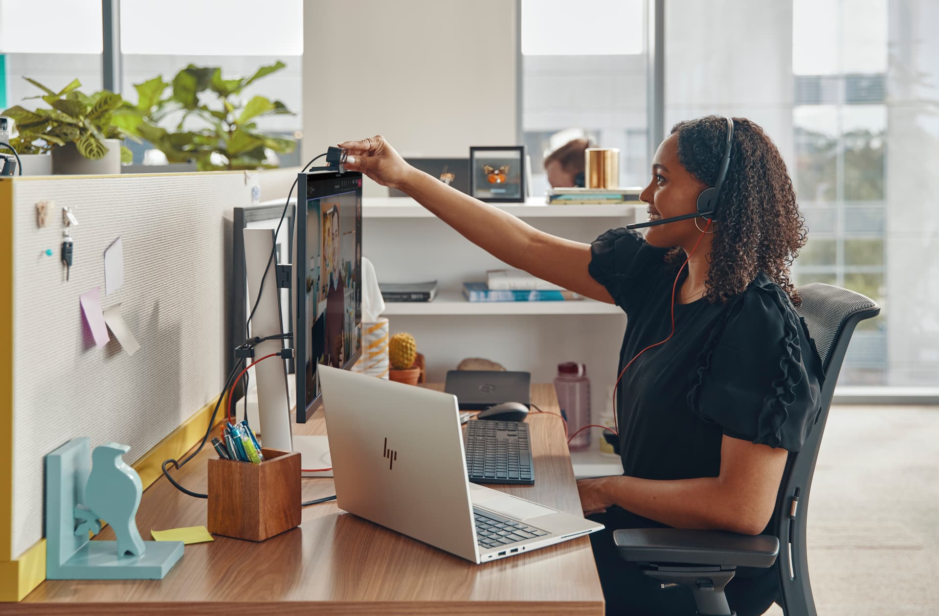 Poly Blackwire 3225 - Blackwire 3200 Series - auscultadores - no ouvido - com cabo - macaco de 3,5 mm, USB-C - preto - Certificado para Skype for Business, Certificação Cisco Jabber, Certificação Avaya, certificação UC - Replaces Poly SKU 209751-22