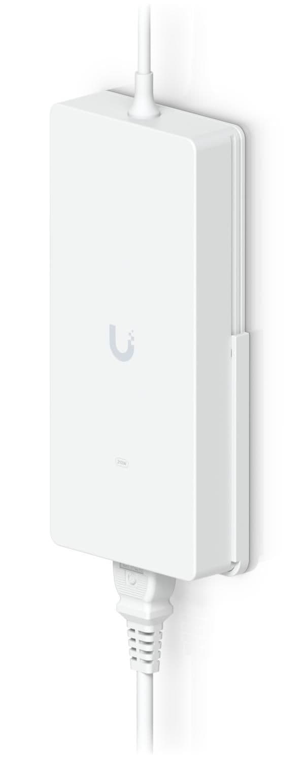 Ubiquiti An AC power adapter delivers 210W at 54V DC for a PoE